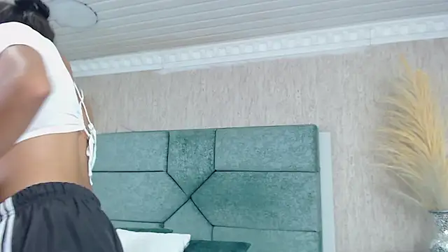 Stripchat cam girl EmilyCrawford