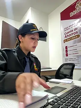 Stripchat cam girl Emily-7_