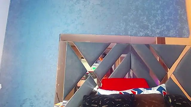 Stripchat cam girl alaahia_leeee