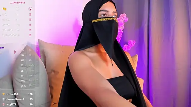 Stripchat cam girl shaima__