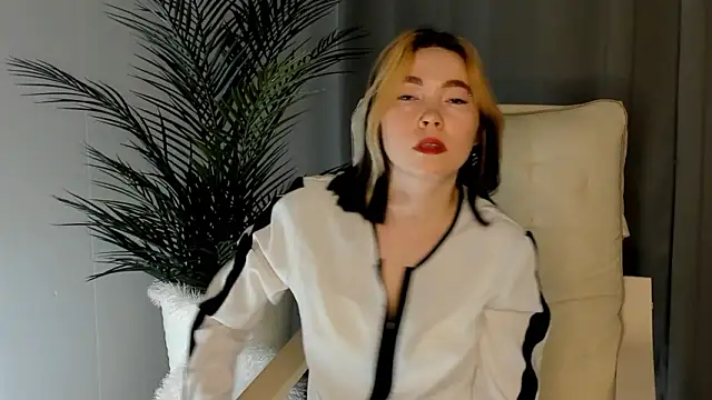 Stripchat cam girl JessyHollin