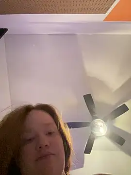 Stripchat cam girl redheadlove13