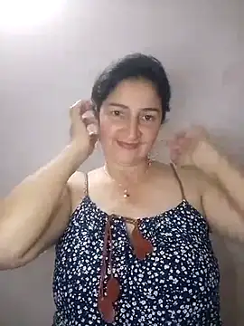 Stripchat cam girl Cream_love