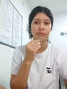 Stripchat cam girl SilviaBanquells