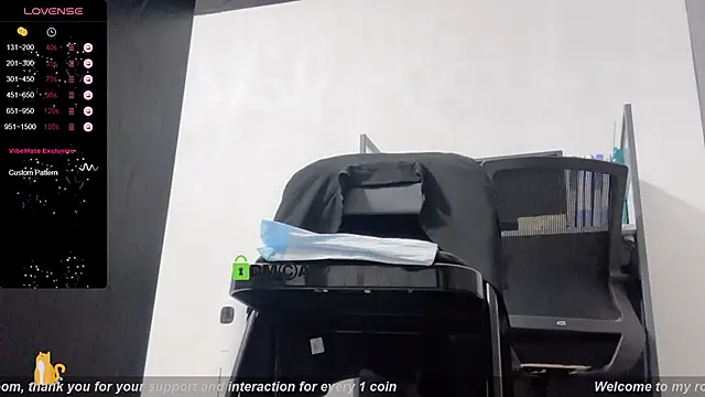 Stripchat cam girl --QQ--