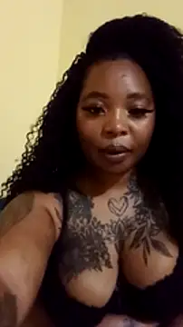 Stripchat cam girl CloverDoll