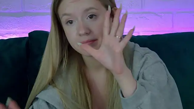 Stripchat cam girl MilanaBalmain