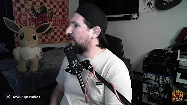 Stripchat cam girl DevilPup75_