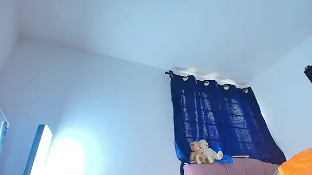 Stripchat cam girl HotAlana_