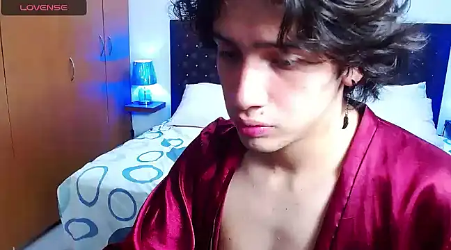 Stripchat cam girl alejandro_xo_