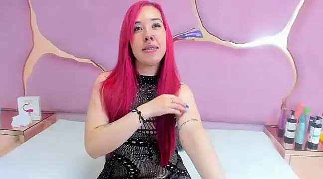 Stripchat cam girl NahomyxSantos_