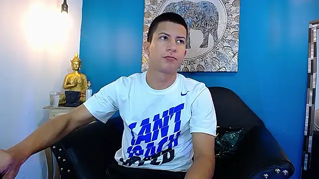 Stripchat cam girl BigMikee_