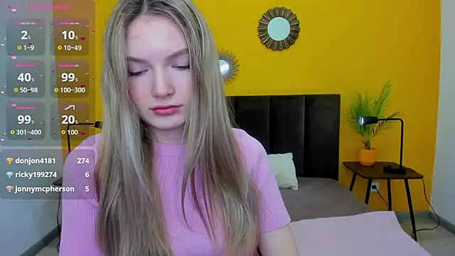 Stripchat cam girl EvelineAmore