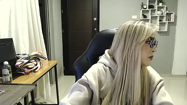 Stripchat cam girl lollieblondie