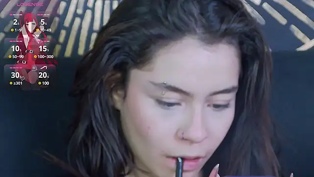 Stripchat cam girl RavennMoonn