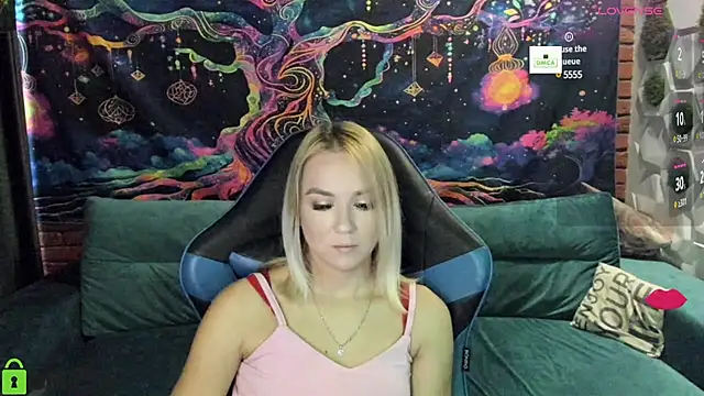 Stripchat cam girl CrystalGirl99