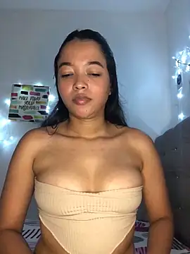 Stripchat cam girl bellagrin
