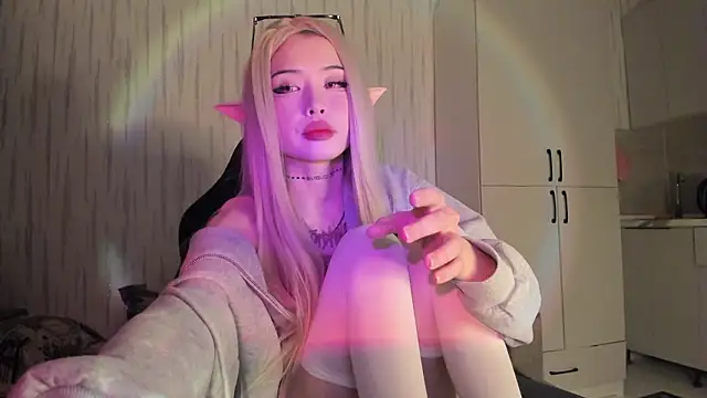 Stripchat cam girl Velvetsky_1