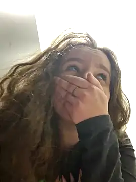 Stripchat cam girl LineaDemie