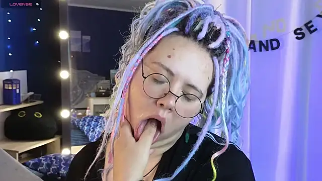 Stripchat cam girl MollyBull