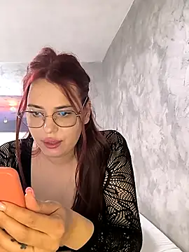 Thumbnail of Nicoll_Baby - Stripchat live cam