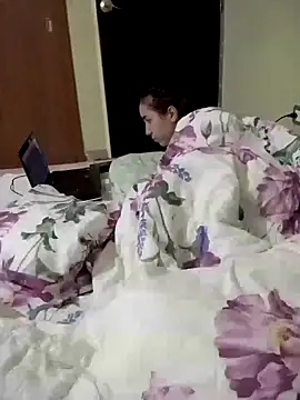 Stripchat cam girl NicollMousse