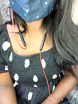 Stripchat cam girl Beautytamil