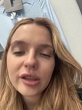 Stripchat cam girl legally_blonde_