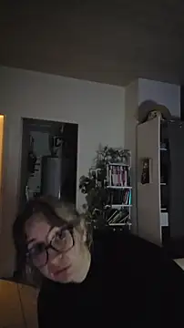 Stripchat cam girl CornetDeGlace