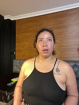 Stripchat cam girl Yvonny27