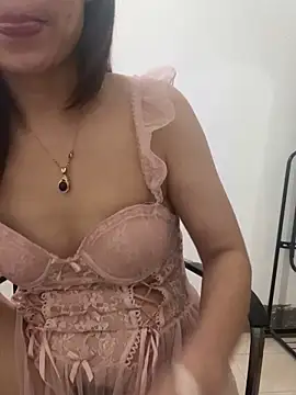 Stripchat cam girl Mei-s