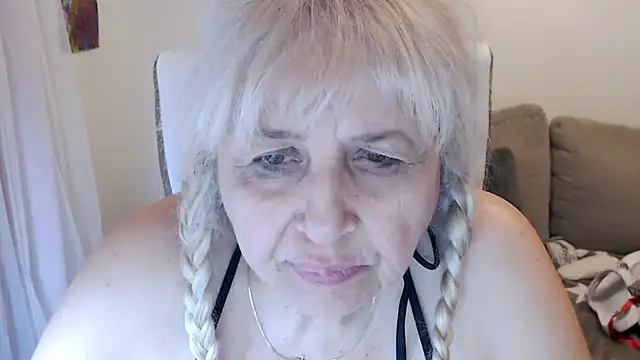 Stripchat cam girl SusiLifeXXX