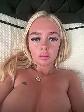 Thumbnail of Vanillaheavennn - Stripchat live cam