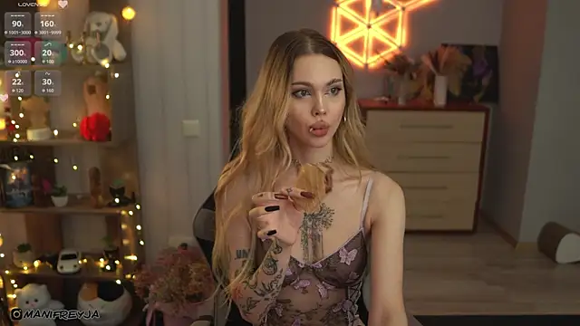 Stripchat cam girl ManiFreyja