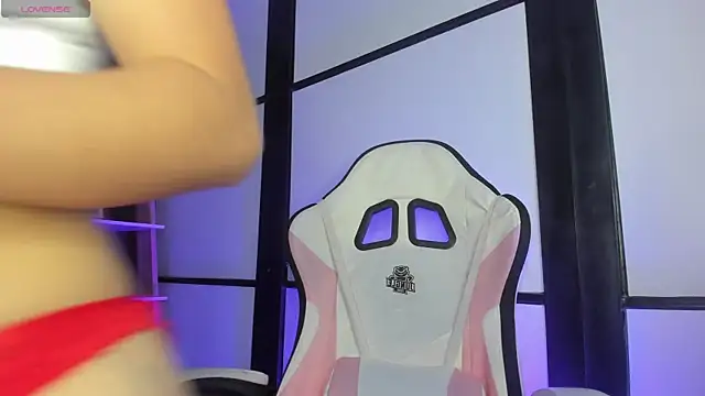 Stripchat cam girl Romyvega_