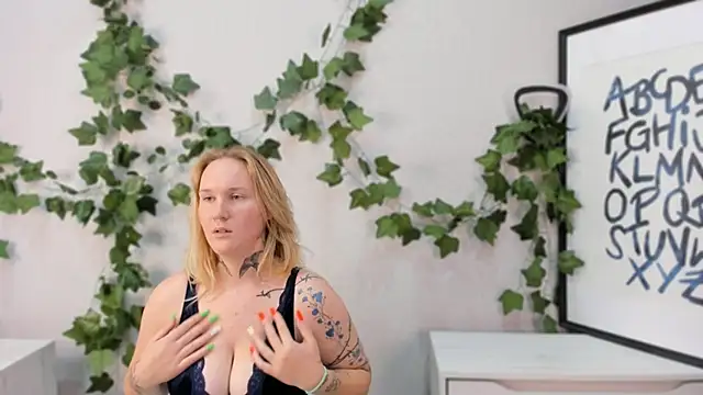 Stripchat cam girl NormaAustin