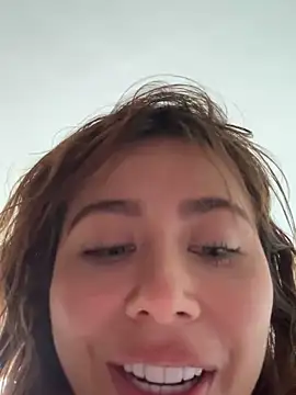 Stripchat cam girl ALEJANDRABUITRAGO_