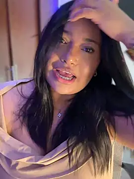 Stripchat cam girl Violett_Glowing