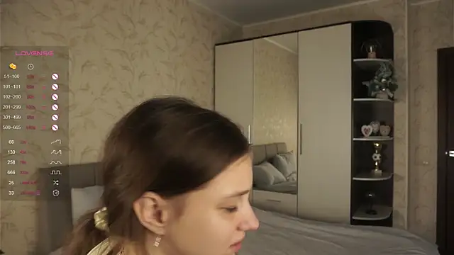 Stripchat cam girl KatieCarnley