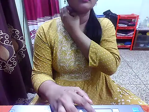 Stripchat cam girl TwinRose2000