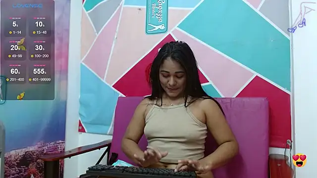 Stripchat cam girl Adriana_Maya