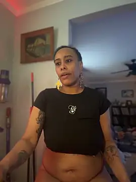 Stripchat cam girl Lunalovesyou8