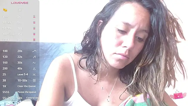 Stripchat cam girl LunaaMorena