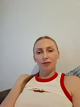 Stripchat cam girl Alicia_Meov