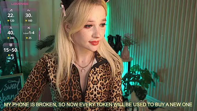 Stripchat cam girl LauraWifeness