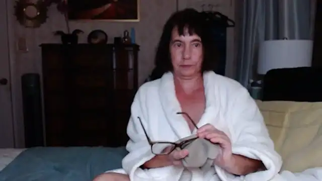 Stripchat cam girl BigbustedBrenda