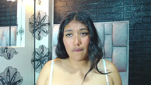 Stripchat cam girl SharaRous