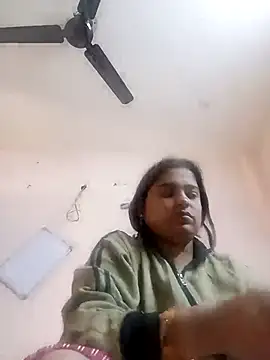 Stripchat cam girl Trisha_71