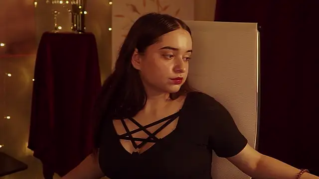 Stripchat cam girl LiyaRavenswood