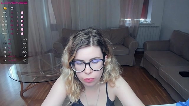 Stripchat cam girl BerniceLuna